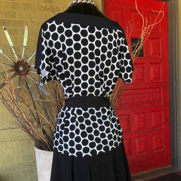 New York & Company Stretch Polka Dot Top S - Picture 5 of 12